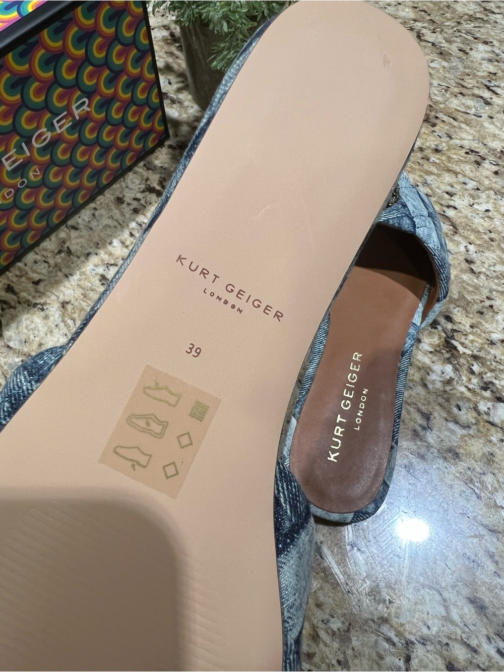 Kurt Geiger London Quilted Denim 
KENSINGTON FLAT SANDAL w/ Gold Emblem 39 - Picture 11 of 12